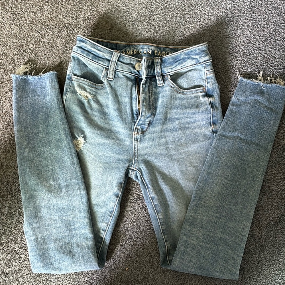 American Eagle light wash jeans